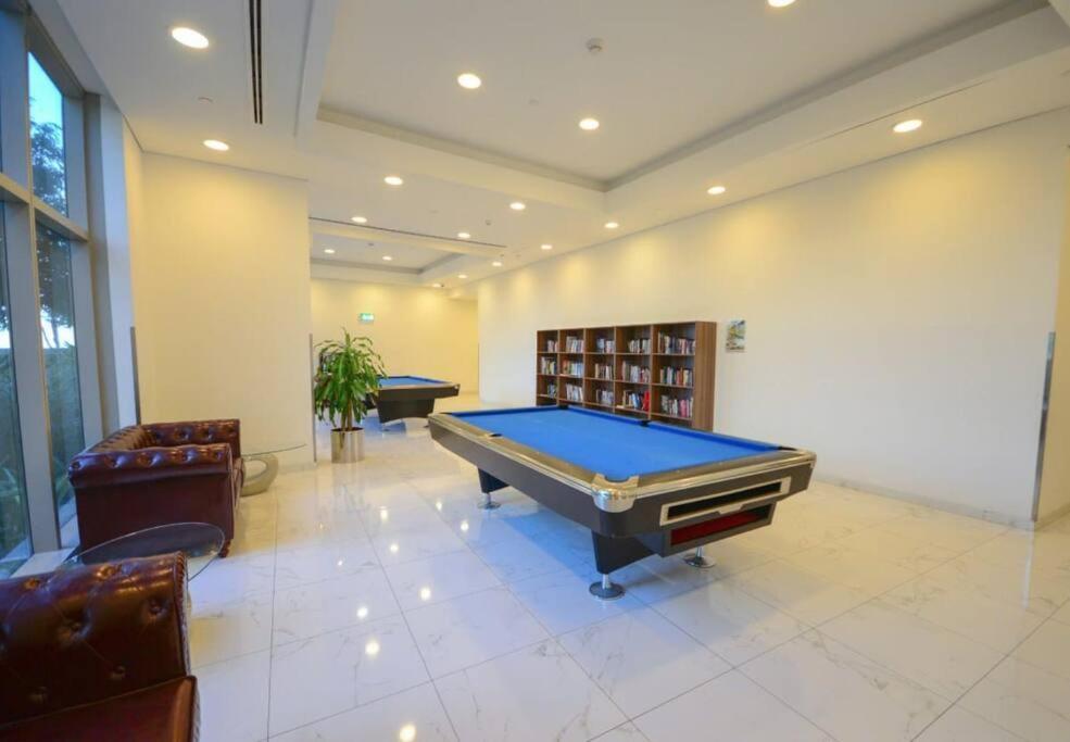 Apartament Cozy 1BR in Iconic Tower Abu Zabi Zewnętrze zdjęcie
