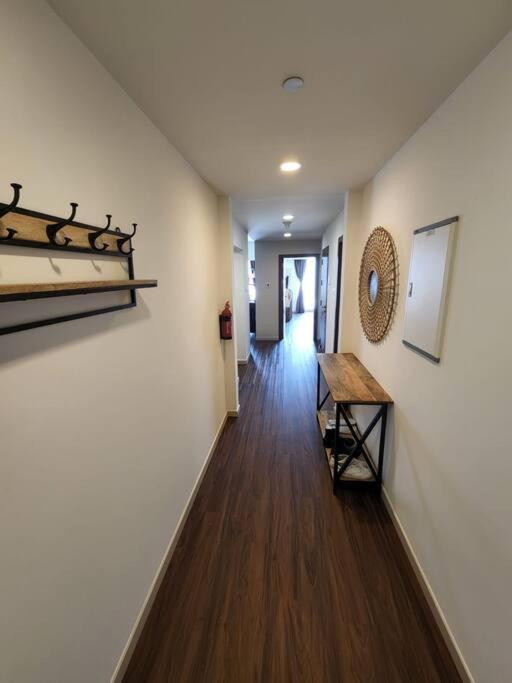 Apartament Cozy 1BR in Iconic Tower Abu Zabi Zewnętrze zdjęcie