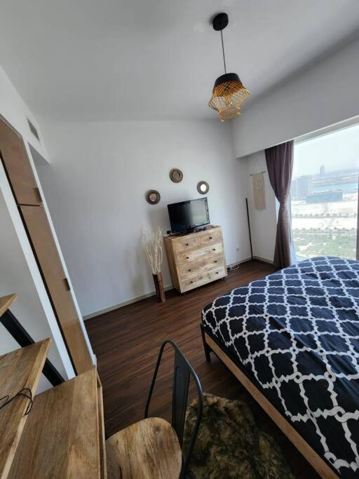 Apartament Cozy 1BR in Iconic Tower Abu Zabi Zewnętrze zdjęcie
